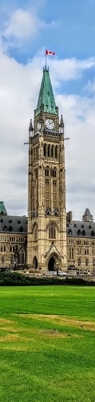 Besuche die geschichtsträchtige Hauptstadt Ottawa